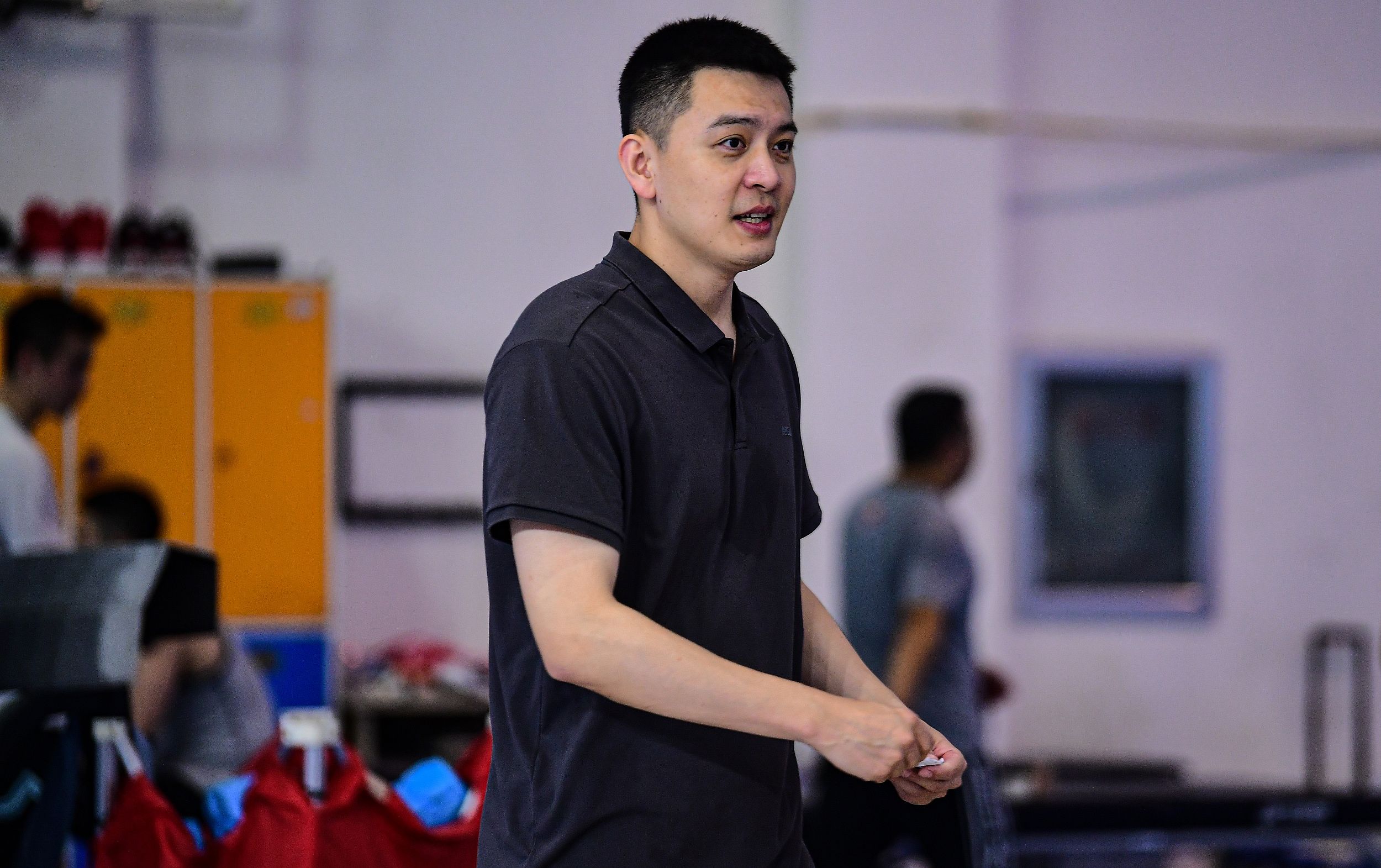 🏀辽宁vs新疆前瞻：杨鸣重返主场志在复仇，赵睿出战成疑